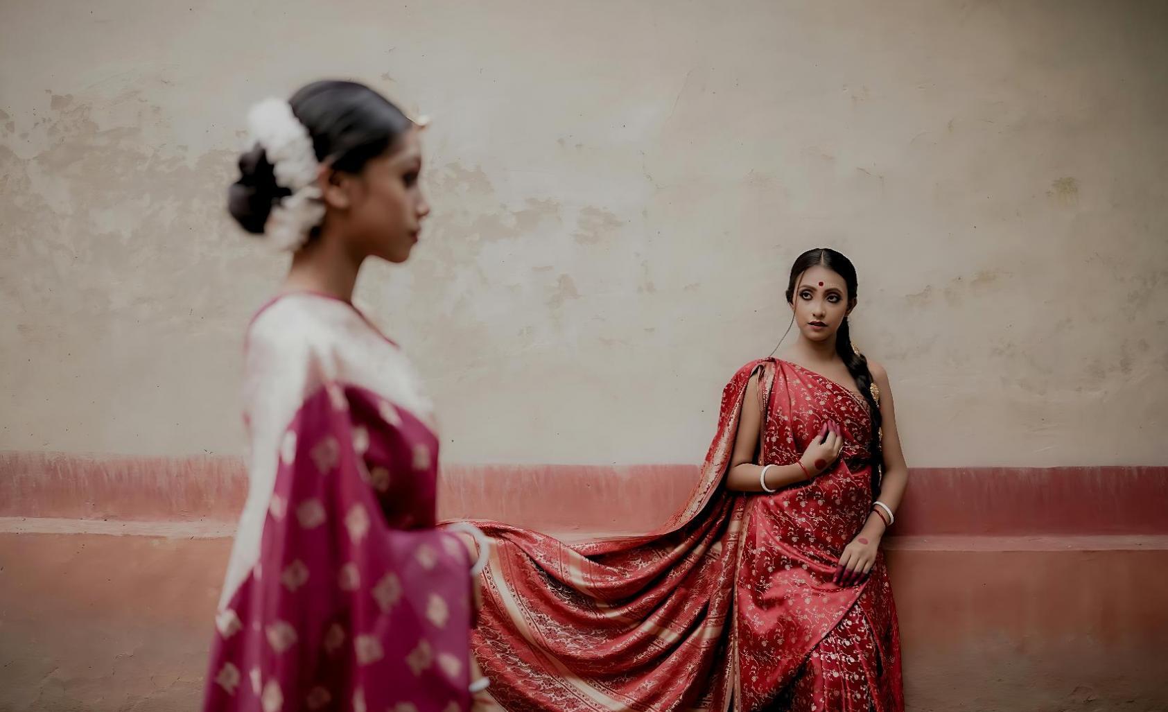 Gruppe von Ballettschülern während einer Übungseinheit an der Barre